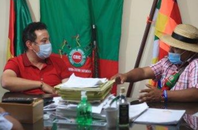 Gobernador de Nariño logra concertar con las comunidades indígenas del Cauca el no cierre de la vía Panamericana