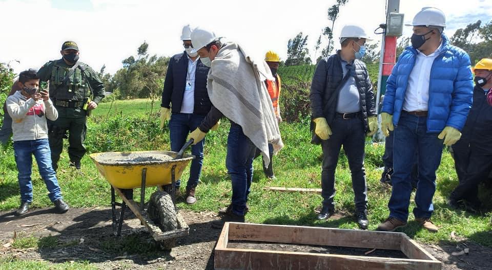 Gobernador de Nariño dio inicio a 3 obras de infraestructura rural en el Municipio de Cuapsud