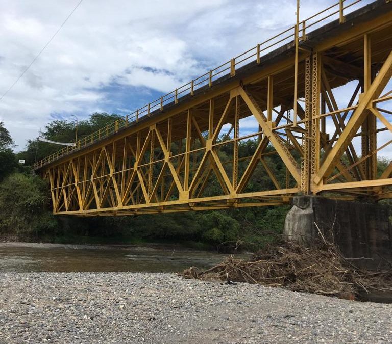 La reparación de este puente que comunica al Departamento de Nariño con el centro y norte del país, tuvo una inversión de $600 millones aproximadamente