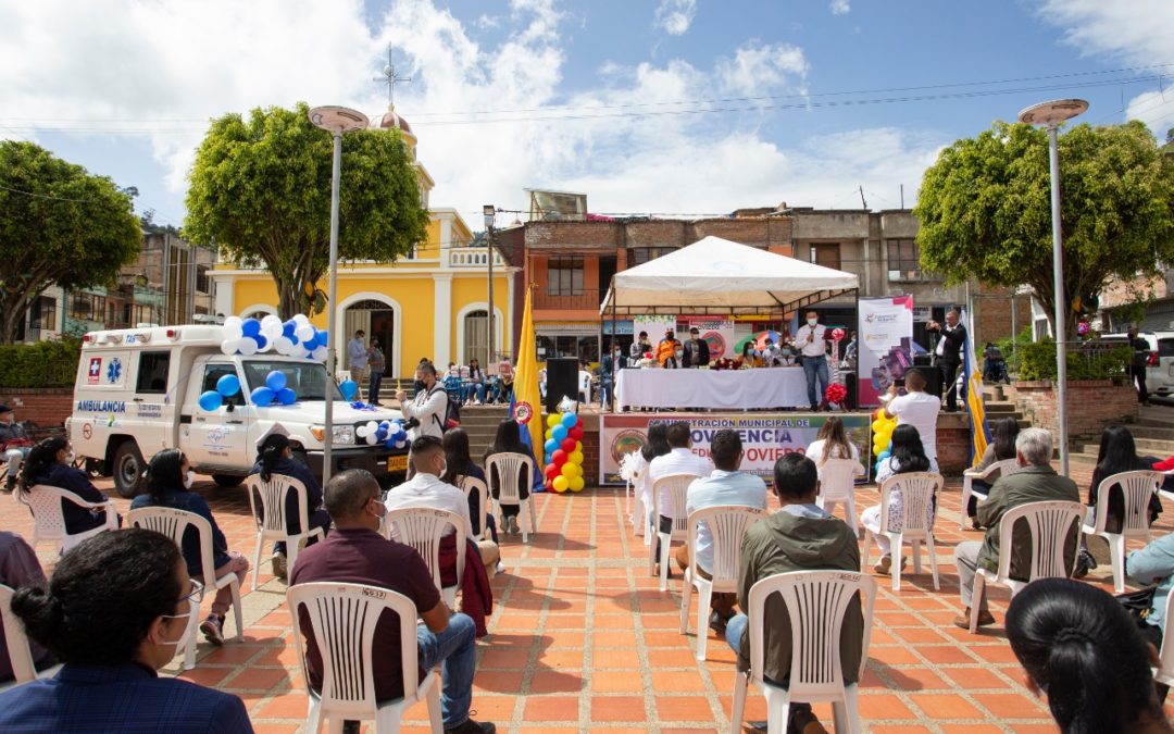 Gobernación de Nariño entregó ambulancias y equipos médicos en Providencia y Guaitarilla