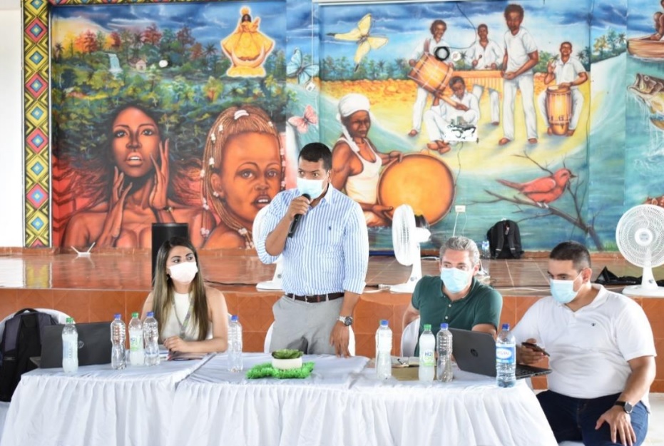 Gobernación de Nariño y Superintendencia de Servicios Públicos atienden quejas de comunidad en la Costa Pacífica