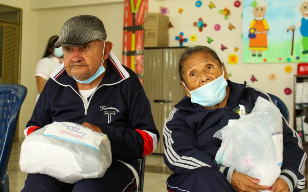 Adultos mayores de Yacuanquer y Consacá recibieron atención asistencial de la Gobernación de Nariño y la gestora social del Departamento
