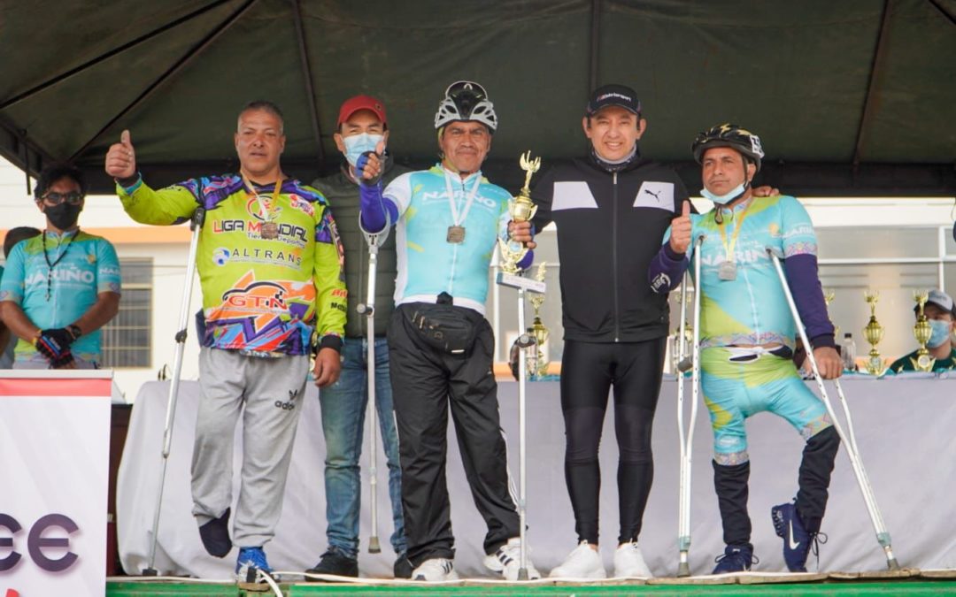 Gobernador de Nariño entregó reconocimiento a los 3 mejores de la categoría Handcycling.