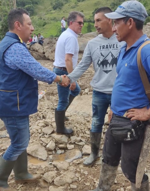 Gobernador de Nariño lidera PMU en Policarpa tras avenida torrencial que deja 1 menor desaparecido