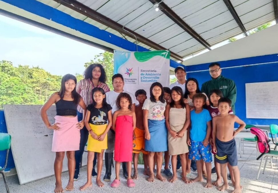 Gobernación de Nariño entregó paneles solares a la Institución Educativa Santa Bárbara, en el municipio de El Charco