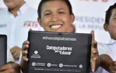 Gobernación de Nariño entregó equipos de computo en 8 municipios del Departamento