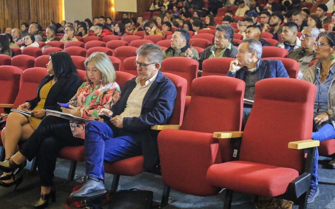 En foro académico expusimos actualidad del Departamento ante cierre de la Panamericana