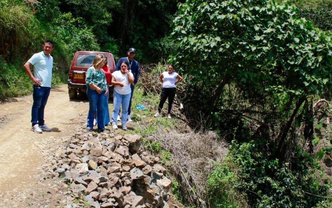Gobernación de Nariño inspeccionó el estado de las vías en el municipio de Samaniego